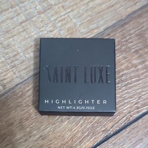 Saint Luxe Highlighter